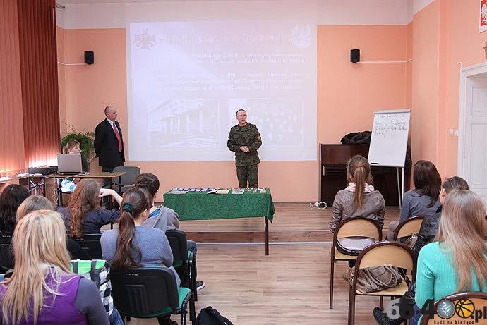 4/14 Gorzów: ZSEk - Spotkanie z historią - tradycje 12 Kołobrzeskiego Pułku Piechoty