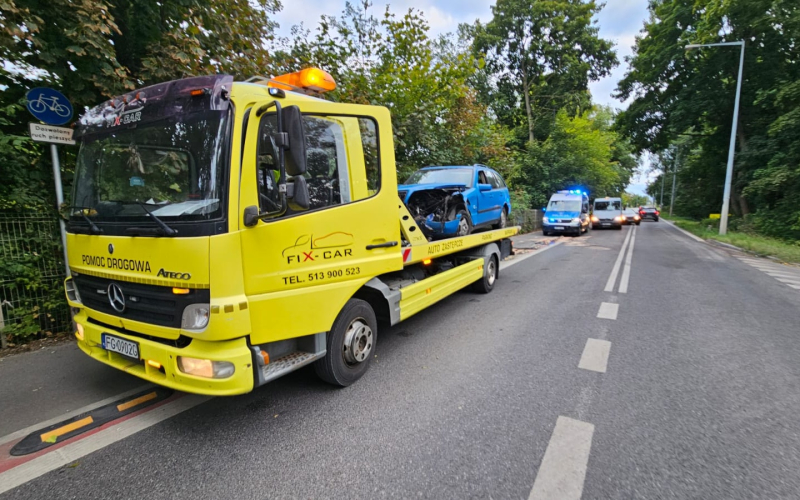 1/3 Zderzenie mercedesa i lawety przy ul. Dobrej