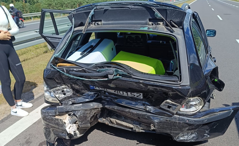 1/7 Zderzenie toyoty i BMW na S3