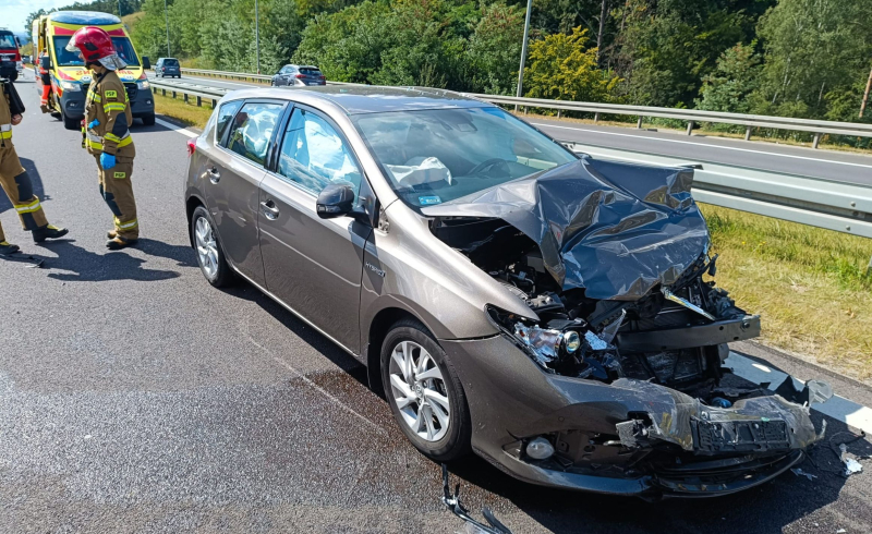 3/7 Zderzenie toyoty i BMW na S3