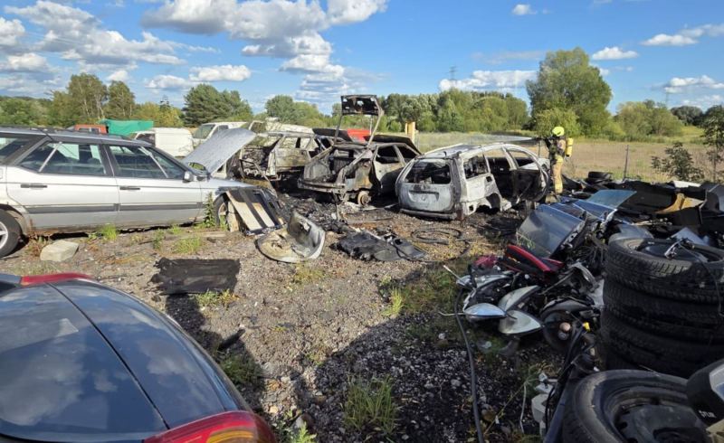 6/8 Pożar samochodów w Łupowie