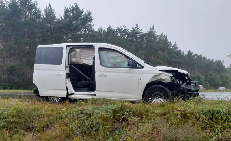 1/5 Zderzenie volkswagena i forda na DK22