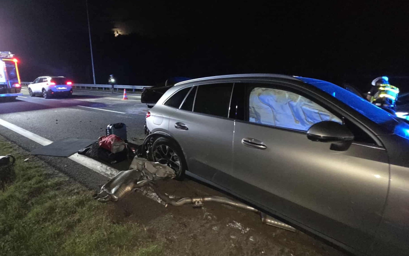 2/9 Wypadek na S3. Zderzenie dwóch mercedesów i dachowanie