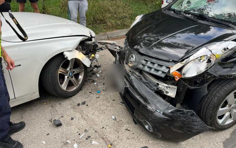 3/6 Wymuszenie pierwszeństwa na Okulickiego. Rozbite pięć aut