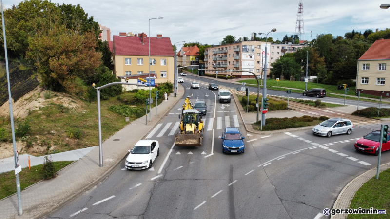 1/6 Włączona sygnalizacja świetlna na rondzie Santockim