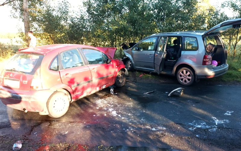 4/4 Czołówka citroena i volkswagena koło Smolin