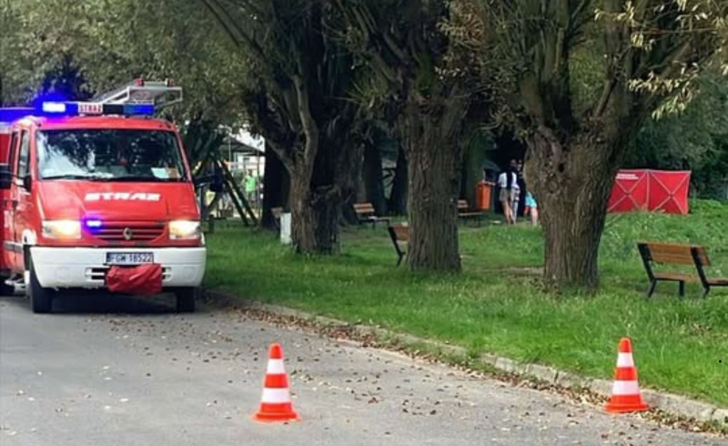 2/4 Ze stawu w Wawrowie wyciągnięto zwłoki mężczyzny