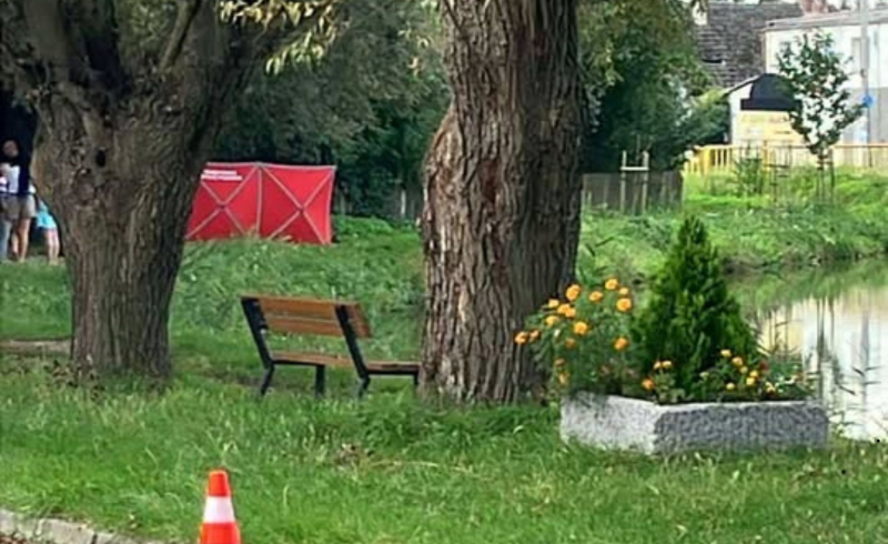 3/4 Ze stawu w Wawrowie wyciągnięto zwłoki mężczyzny
