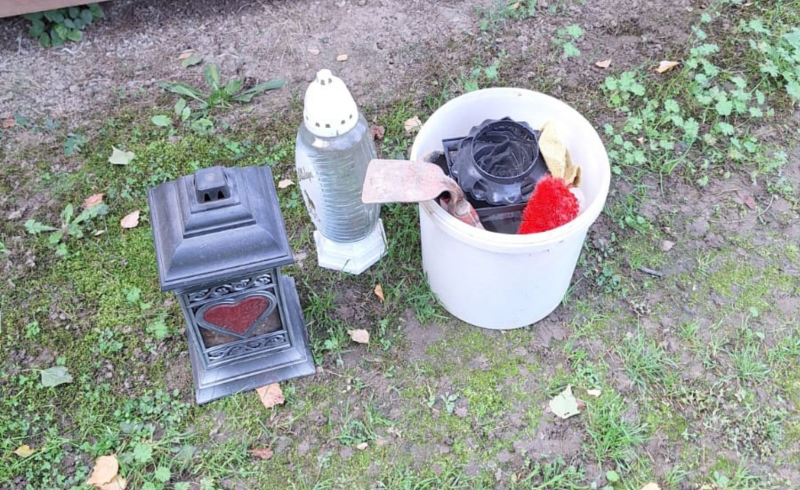 9/10 Zdewastowane groby zwierząt na Polanie Przyjaciół