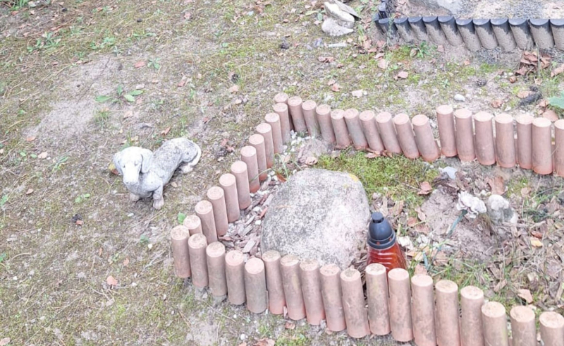 10/10 Zdewastowane groby zwierząt na Polanie Przyjaciół