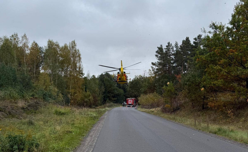 8/9 Wypadek przy ul. Mironickiej. Zderzenie motocykla i skody