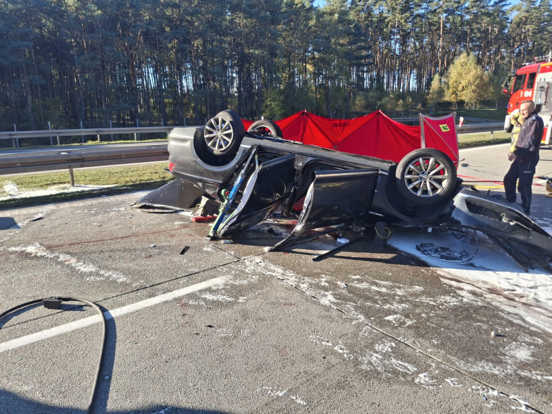 4/6 Śmiertelny wypadek na A2. Zderzenie volkswagena i ciężarówki