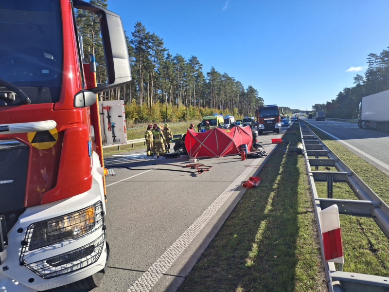 5/6 Śmiertelny wypadek na A2. Zderzenie volkswagena i ciężarówki