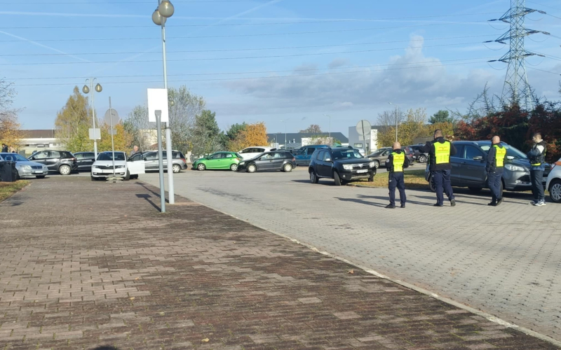 2/6 Zakorkowany dojazd do cmentarza w Gorzowie