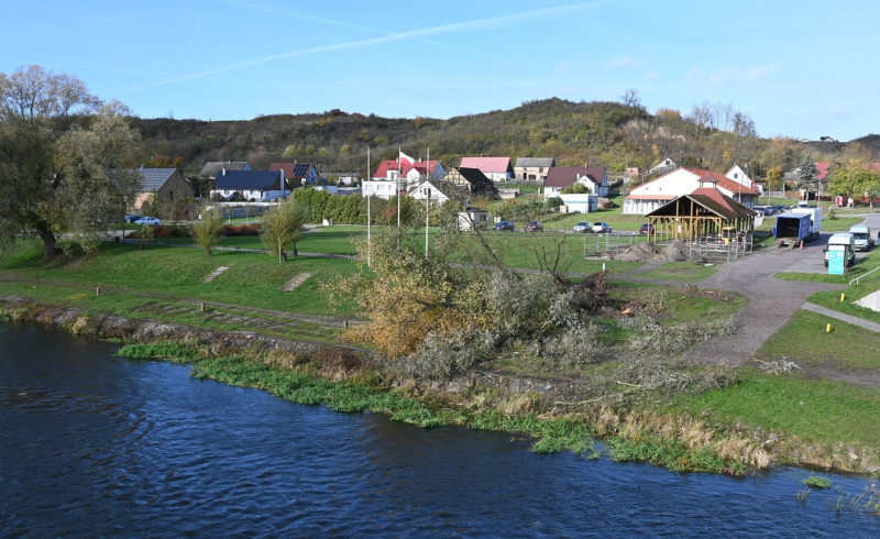 1/5 Prace przygotowawcze do przebudowy mostu w Santoku