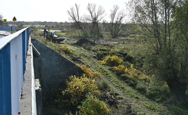 5/5 Prace przygotowawcze do przebudowy mostu w Santoku