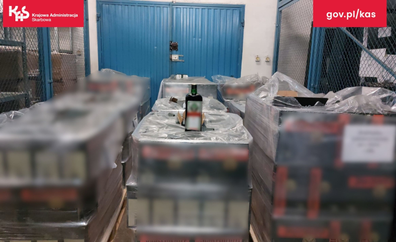 3/5 Ciężarówka z nielegalnym alkoholem zatrzymana na granicy w Świecku