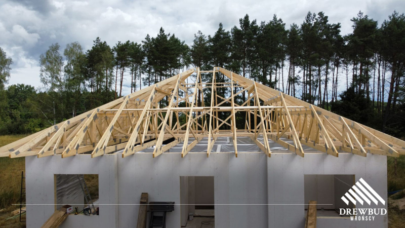 3/3 Wiązary dachowe i więźba - które rozwiązanie lepiej sprawdzi się w Twojej inwestycji?