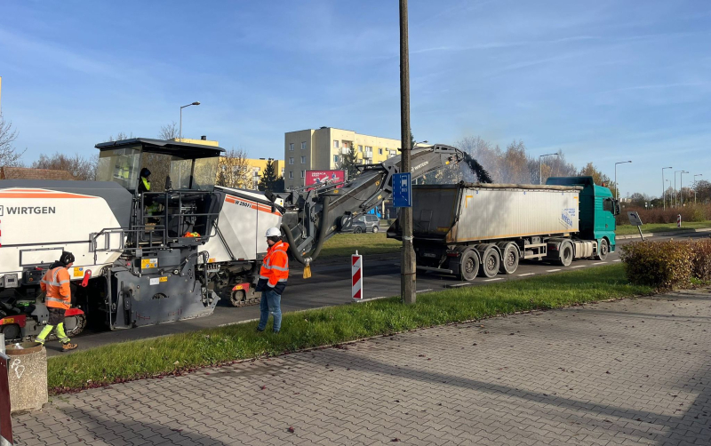 2/6 Frezowanie asfaltu na Górczyńskiej