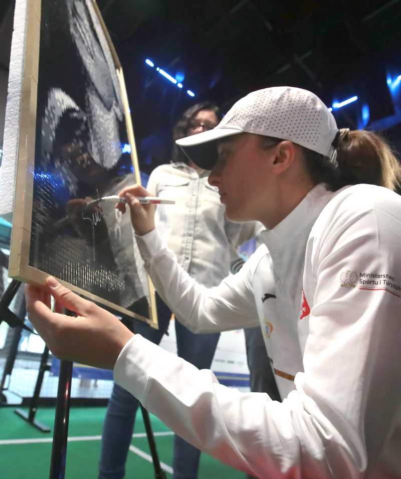 1/15 Sesja autografowa Igi Świątek w Arenie Gorzów