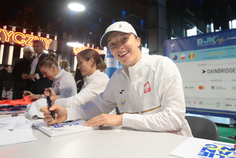 15/15 Sesja autografowa Igi Świątek w Arenie Gorzów