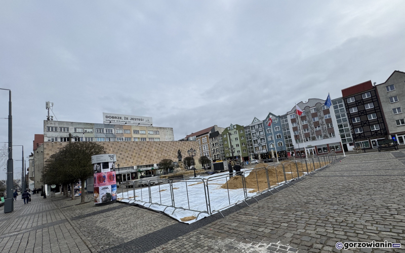 4/7 Budowa lodowiska na Starym Rynku w Gorzowie