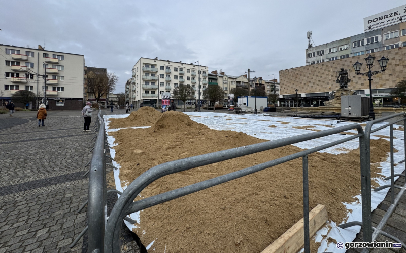 6/7 Budowa lodowiska na Starym Rynku w Gorzowie