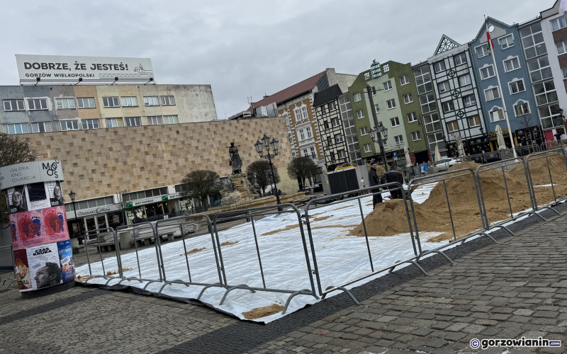 7/7 Budowa lodowiska na Starym Rynku w Gorzowie