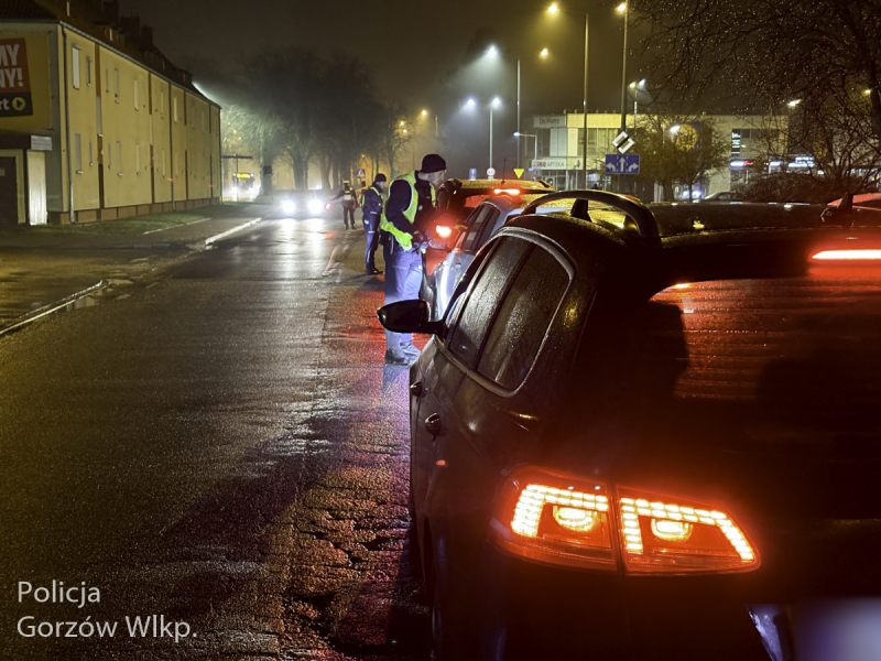 2/6 Poranne kontrole trzeźwości na os. Staszica w Gorzowie