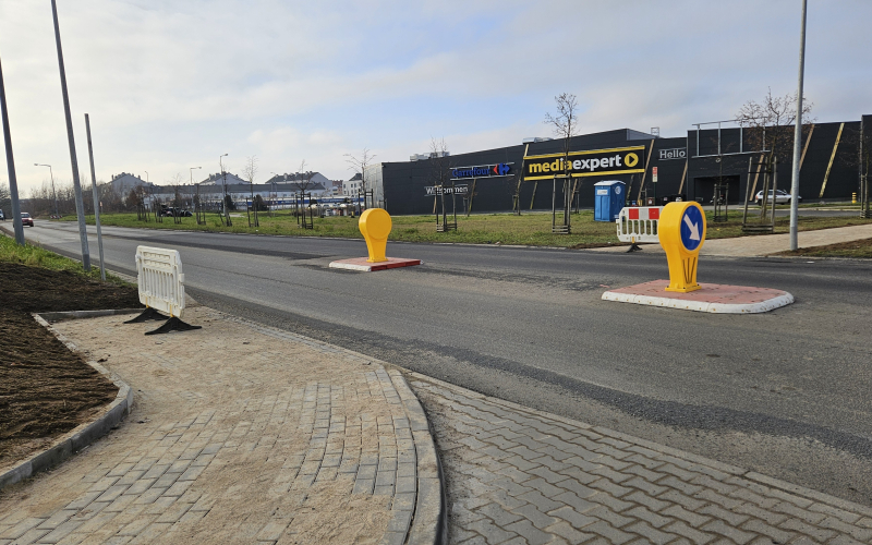 1/4 Powstaje przejście dla pieszych przy ul. Niepodległości