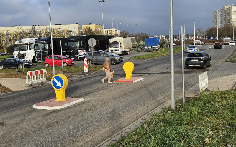 4/4 Powstaje przejście dla pieszych przy ul. Niepodległości