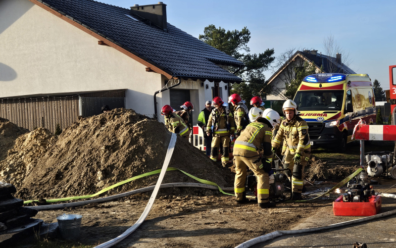 1/11 Pękła rura z wodą w wykopie przy ul. Wylotowej