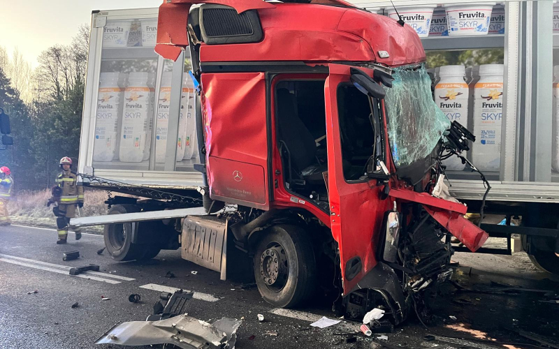 7/9 Śmiertelny wypadek na starej trójce. Czołówka dwóch ciężarówek