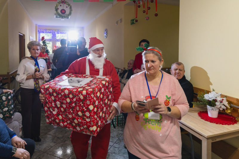 3/17 Świąteczne paczki dla podopiecznych gorzowskich DPS-ów 2025