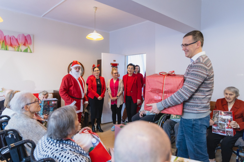 5/17 Świąteczne paczki dla podopiecznych gorzowskich DPS-ów 2025