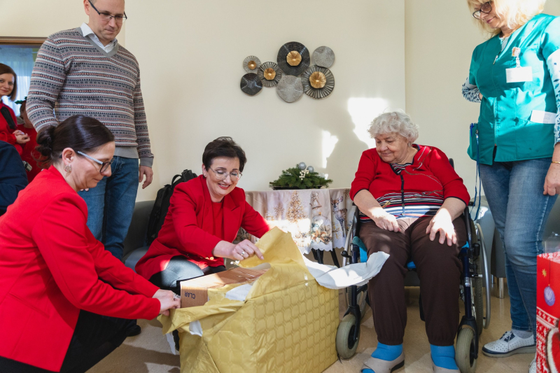 12/17 Świąteczne paczki dla podopiecznych gorzowskich DPS-ów 2025