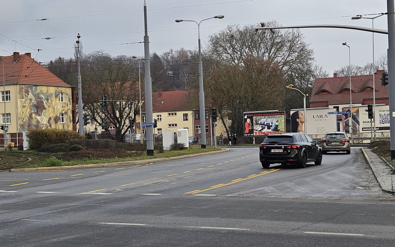 2/10 Zmiany w organizacji ruchu na rondzie Santockim