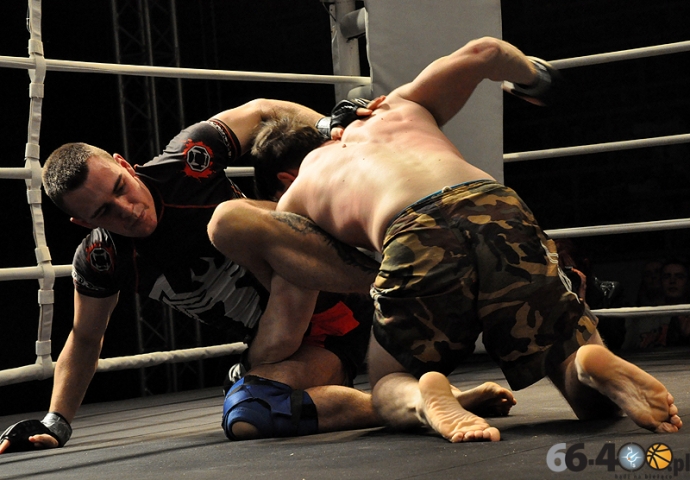17/54 West Fighting MMA 2012 