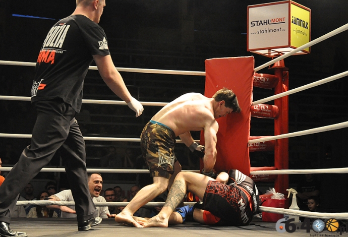 20/54 West Fighting MMA 2012 