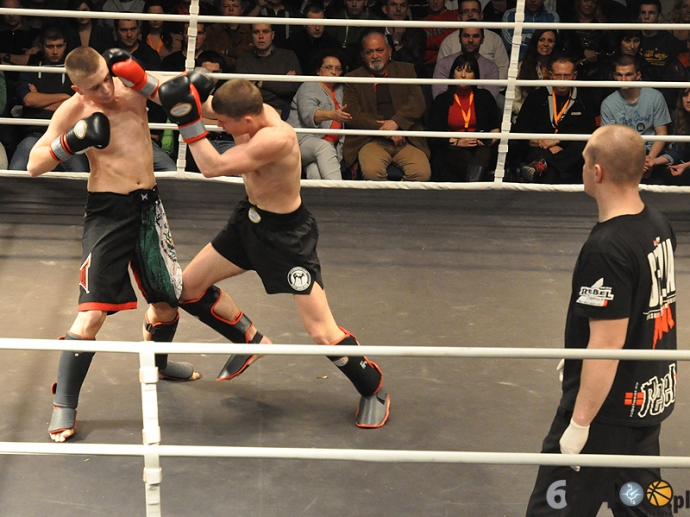 25/54 West Fighting MMA 2012 