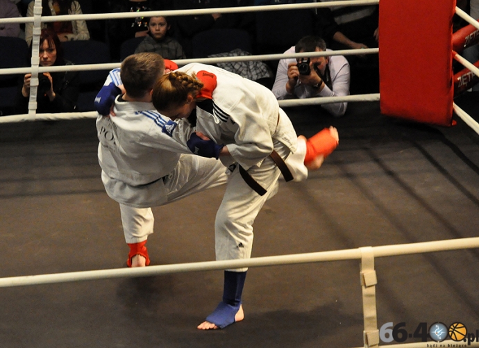 32/54 West Fighting MMA 2012 