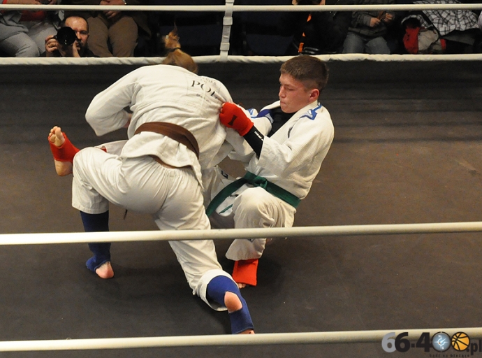33/54 West Fighting MMA 2012 