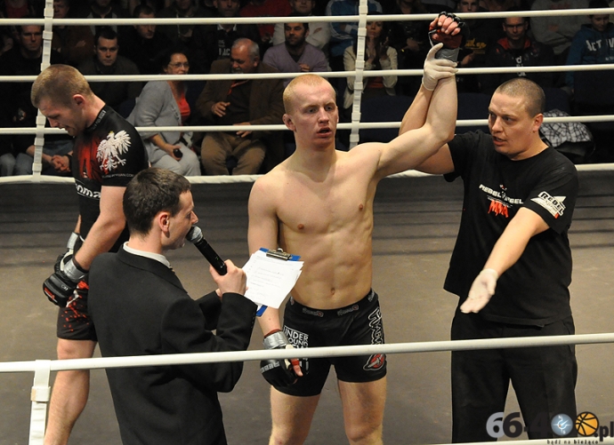 42/54 West Fighting MMA 2012 