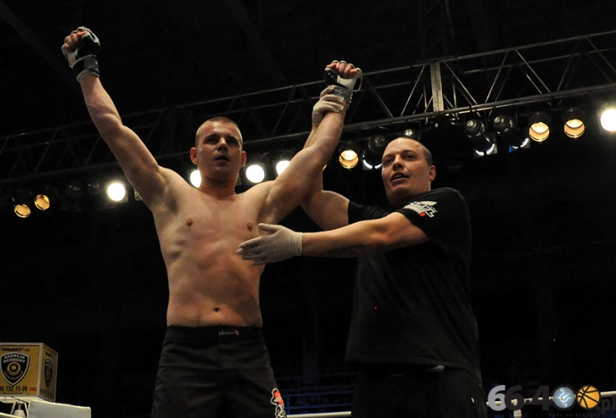 47/54 West Fighting MMA 2012 