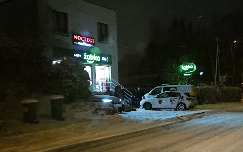 4/8 Gorzów: Napadał na Żabkę, sterroryzował klientkę i pracownicę