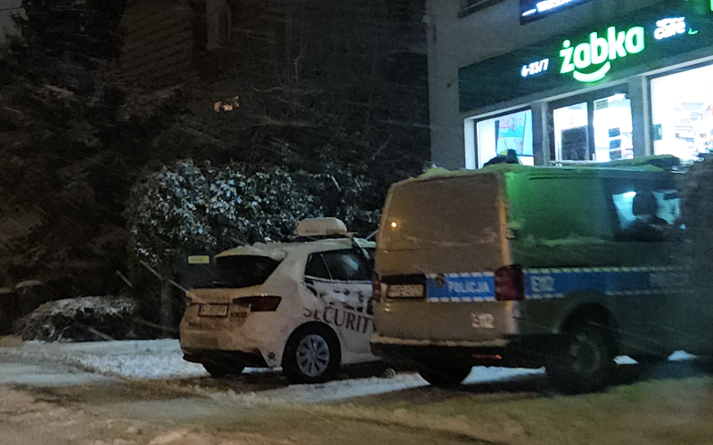 6/8 Gorzów: Napadał na Żabkę, sterroryzował klientkę i pracownicę