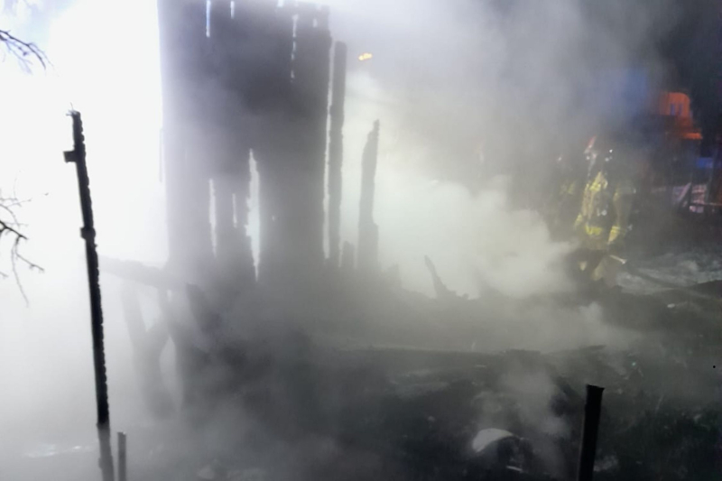 1/6 Dwie osoby zginęły w pożarze altany na Lipowej