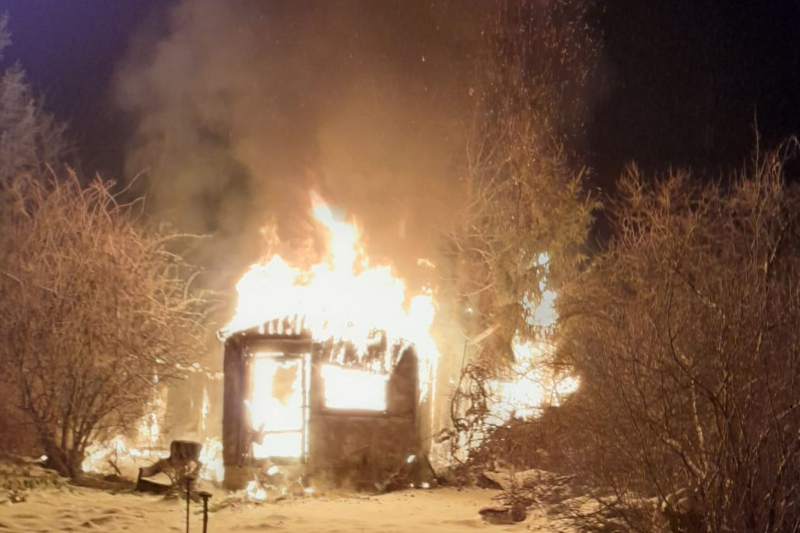 5/6 Dwie osoby zginęły w pożarze altany na Lipowej