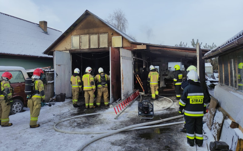 3/3 Pożar przydomowego warsztatu samochodowego