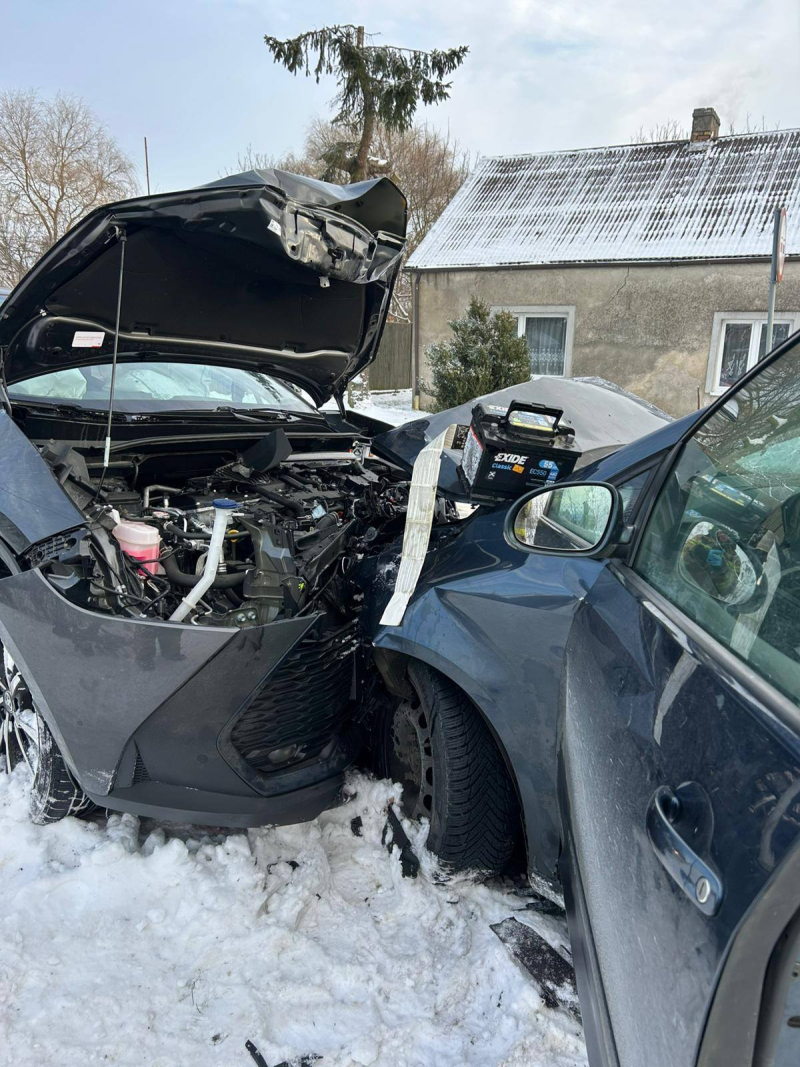 1/7 Wypadek w Santocku. Zderzenie Toyoty i Volkswagena